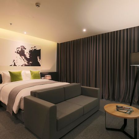 Zazz Urban Ho Chi Minh Hotel Buitenkant foto